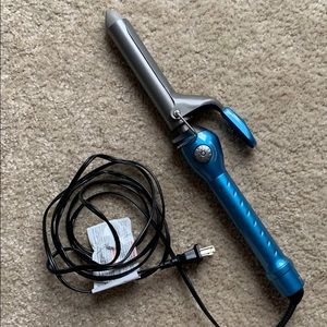 BaByliss Pro Nano Titanium 1 1/4” curling iron